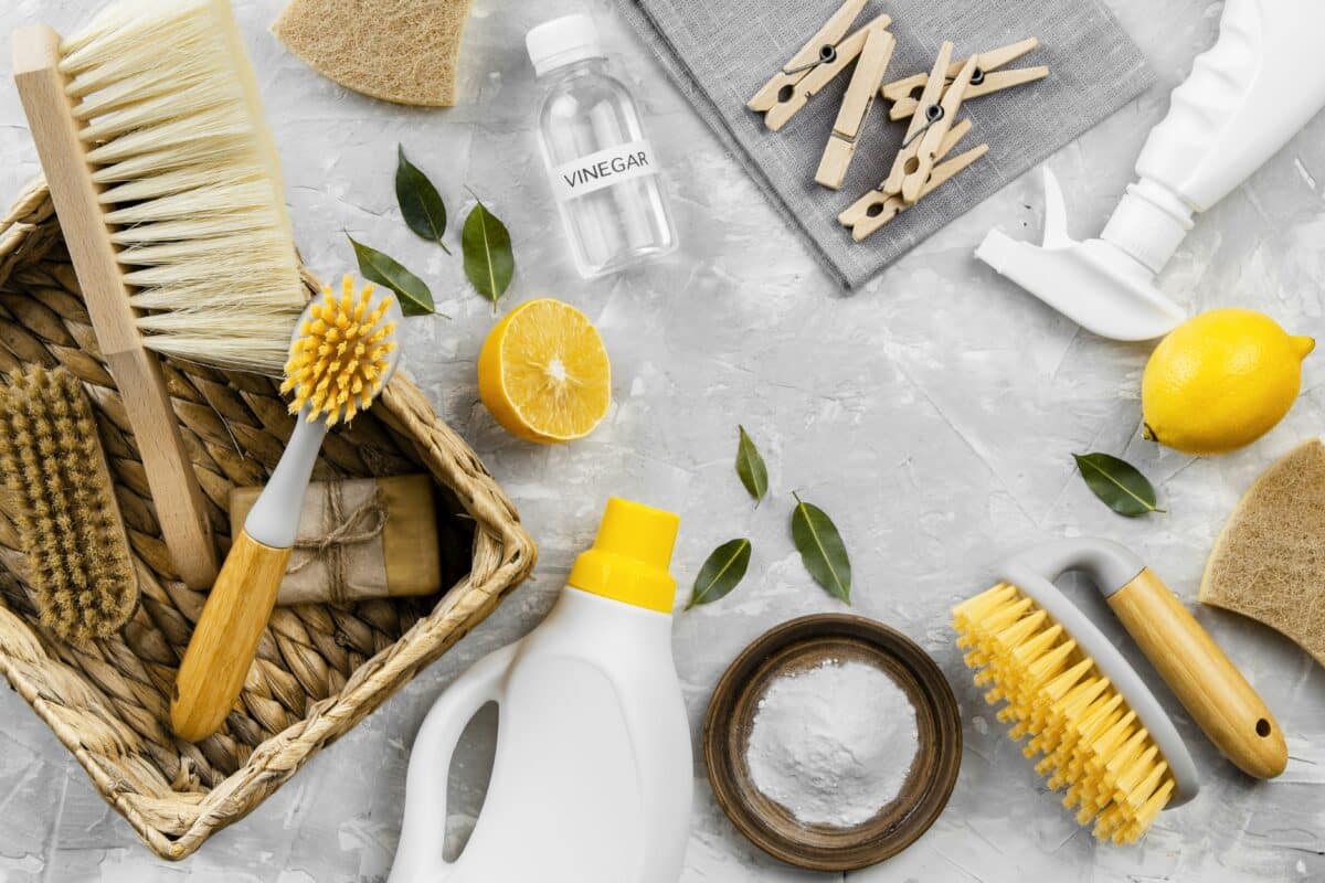 Adieu produits chimiques ! Optez pour ces solutions ménagères naturelles